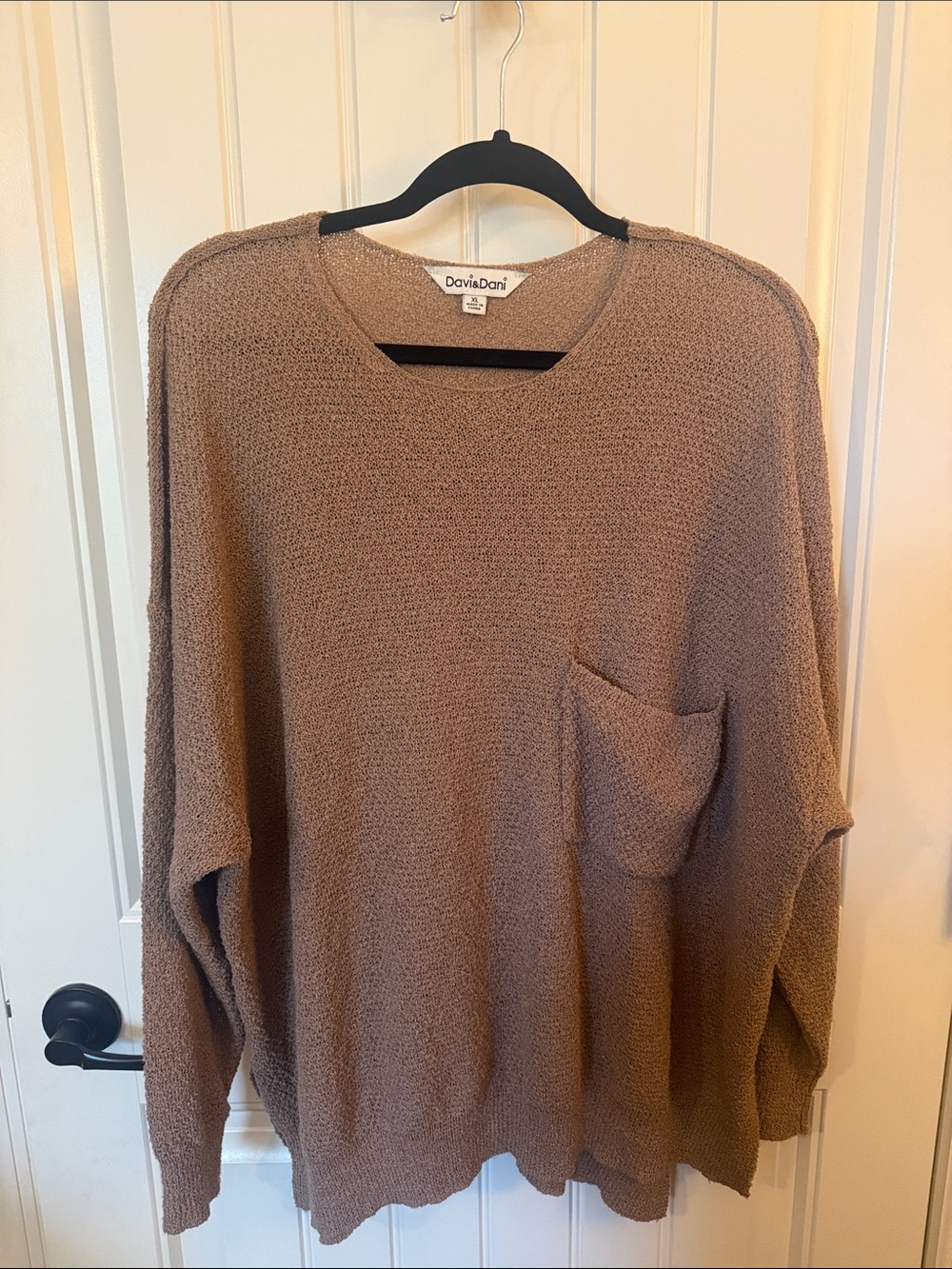 Davi & Dani Women’s Relaxed Pocket Sweater - Taupe